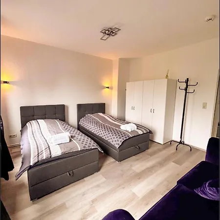 Spacious Flat , 4 Beds, Kitchen , , Messe Lägenhet