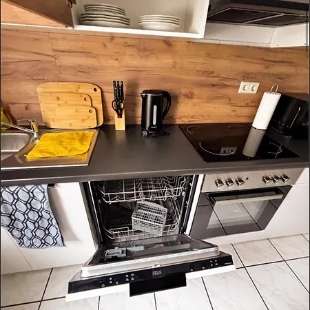 Spacious Flat , 4 Beds, Kitchen , , Messe * هانوفر